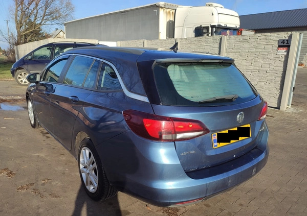 Opel Astra cena 12850 przebieg: 140000, rok produkcji 2017 z Halinów małe 79